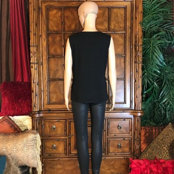 Chiffon 3D Rosette Scoop Neck Sleeveless Top - Picture 5 of 11